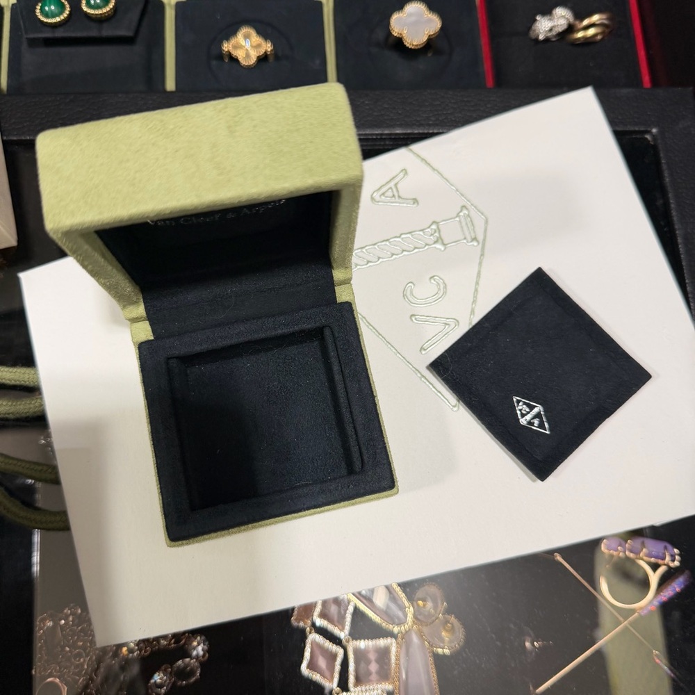 Van Cleef & Arpels Green and Black Velvet Jewelry Box with shopping bag